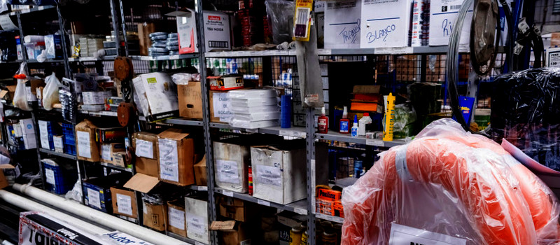 Materiales técnicos y suministros operativos disponibles para buques