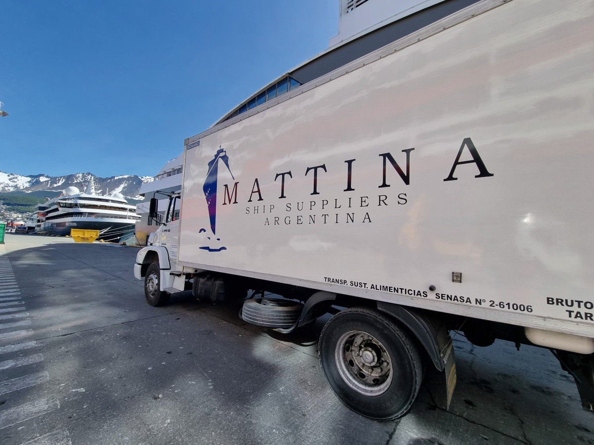 Mattina refrigerated delivery truck supporting vessel supply operations in Argentina
